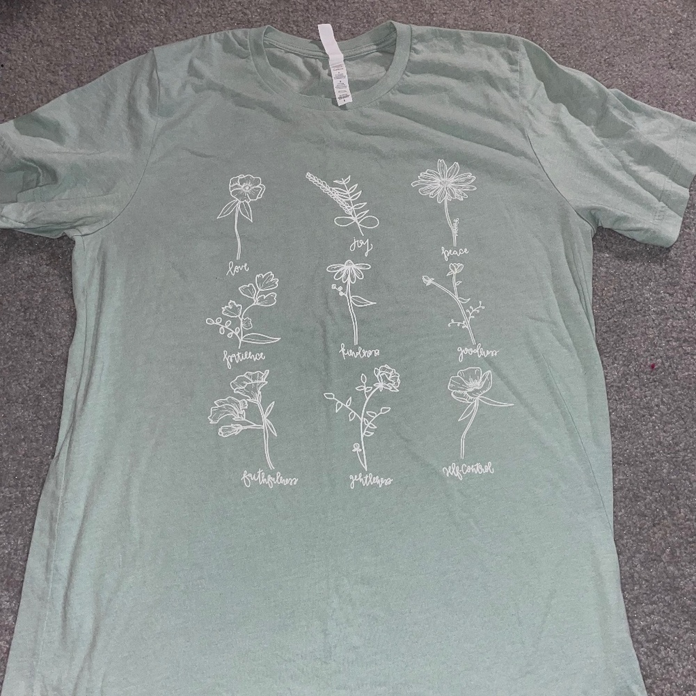bellacanvas flower tee